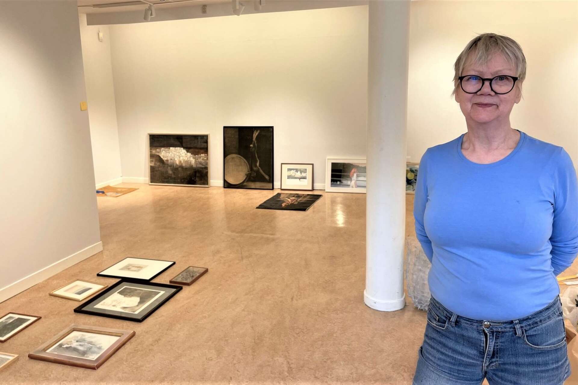 Monika Jansson, ordförande i konstföreningen i Arvika, ser fram emot att få visa jubileumsutställningen som visar verk som ställts ut på konsthallen under 50 år.