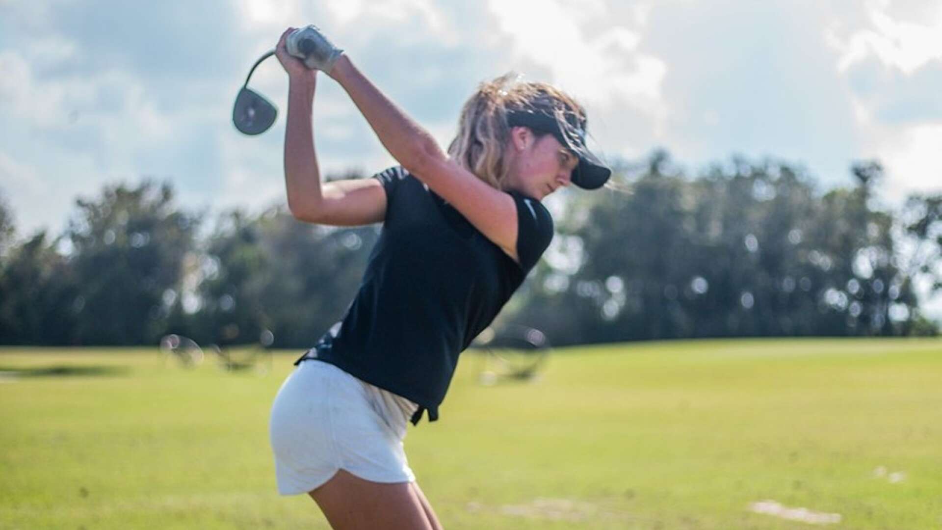 Maia Samuelsson är en av Sveriges största golftalanger, men har inte kunnat spela på två månader på grund av en handledsskada.