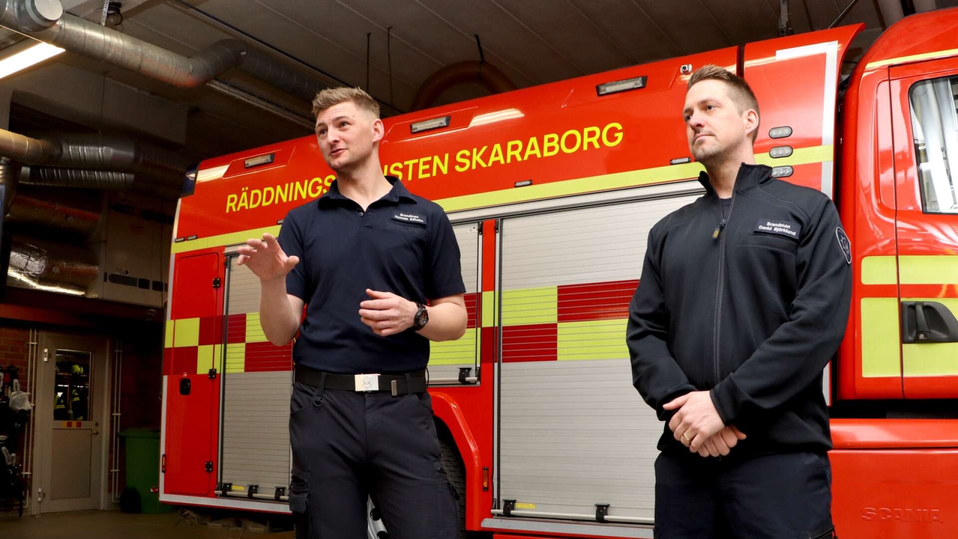 Hannes Edholm och David Björklund berättar att frustrationen är stor efter att Kommunal och SKR nått ett avtal. ”Vi är så besvikna och känner att Kommunal offrade oss brandmän”. 