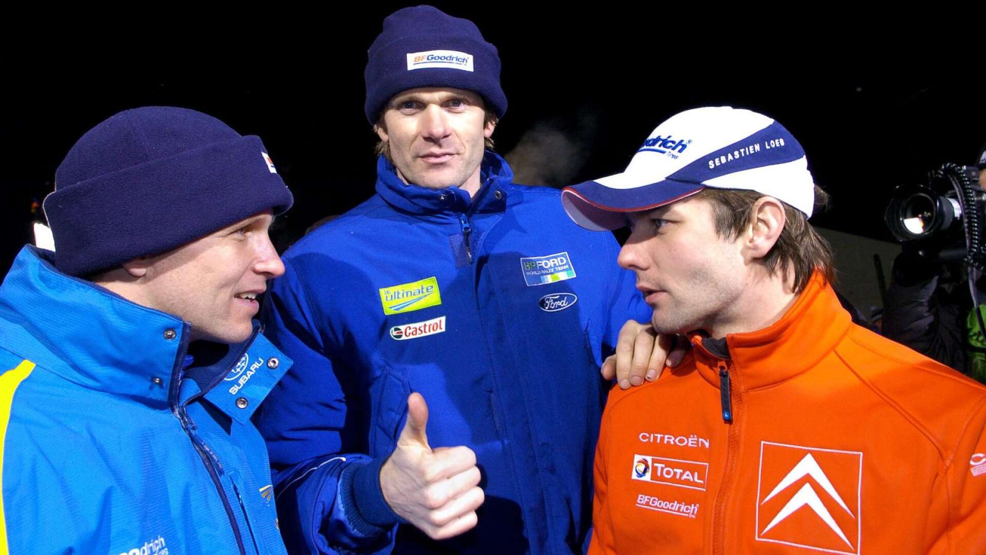 Petter Solberg, Marcus Grönholm och Sébastien Loeb i samtal under Svenska rallyt 2007, tolv år senare kommer de alla köra tävlingen igen.