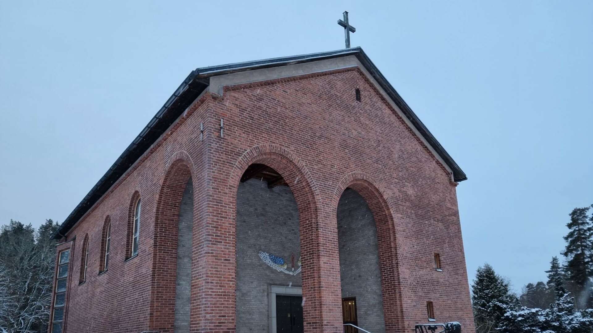 Här på Ljusets kapell i Kristinehamn pågår en renovering sedan i april förra året. 