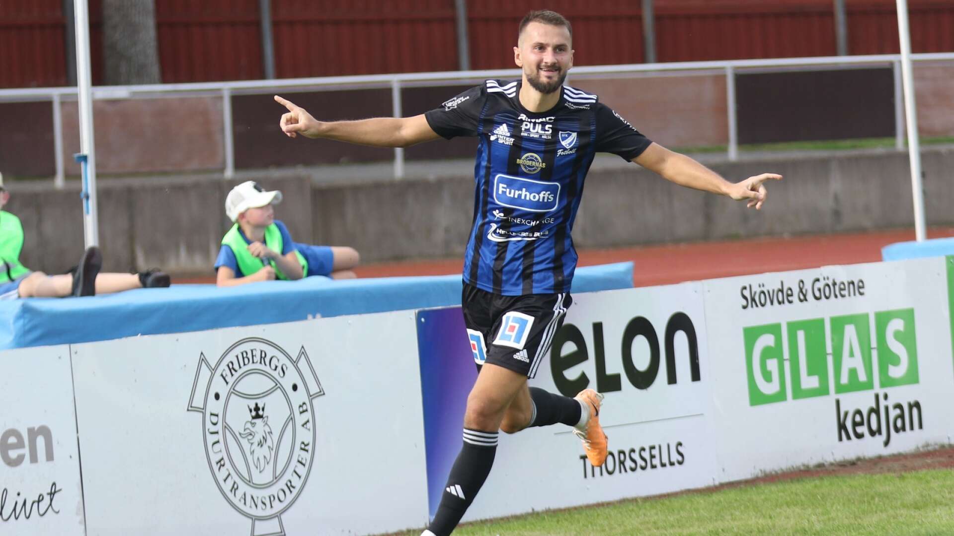 IFK Skövde och Edin Salihovic möter FC Trollhättan i DM-final på onsdagskvällen. IFK Skövde har revansch att kräva efter förra årets finalförlust.