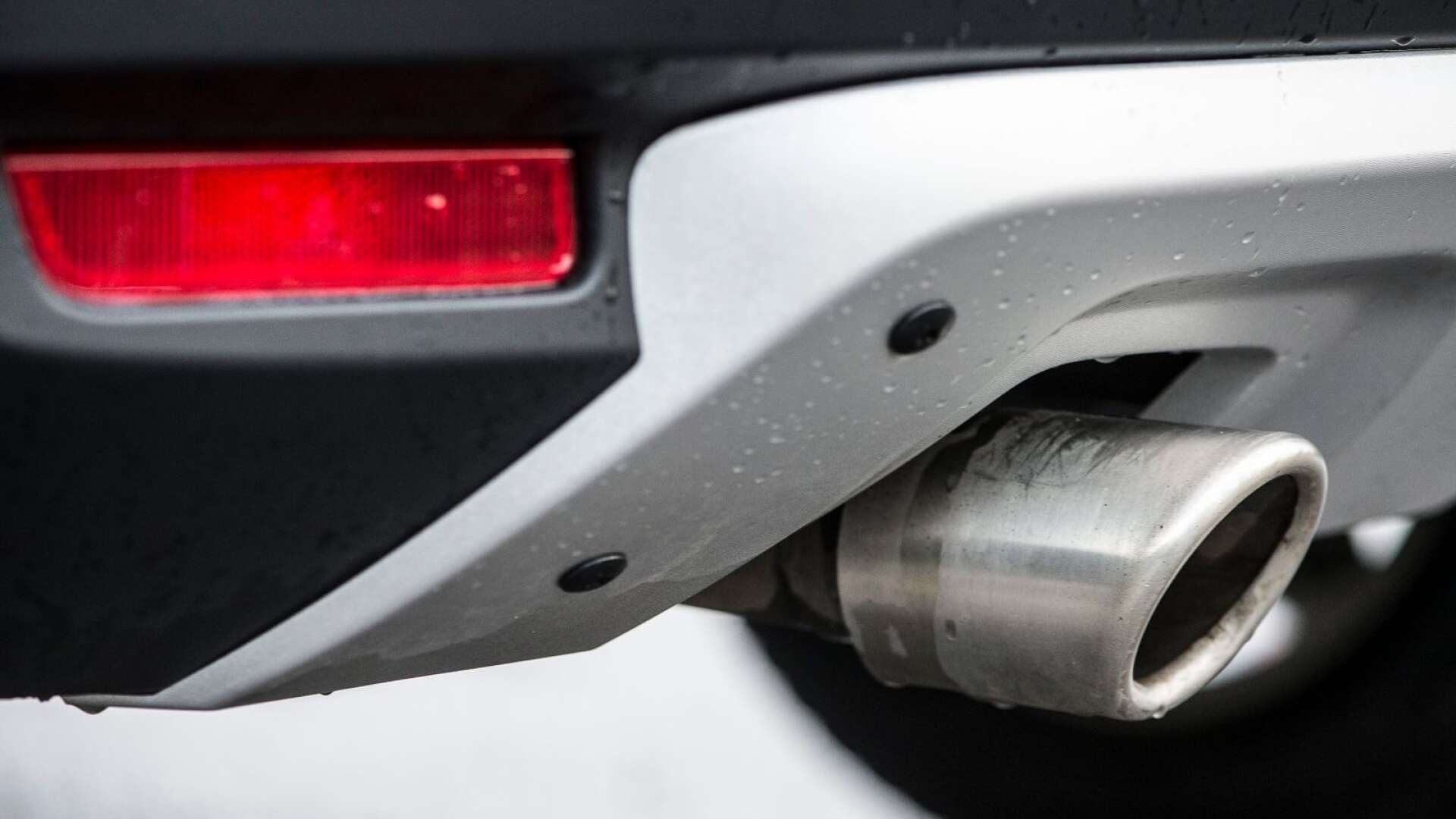 Utsläppen från Sveriges personbilar utgör i dag årligen drygt 9 miljoner ton koldioxid, skriver Anders Andersson.