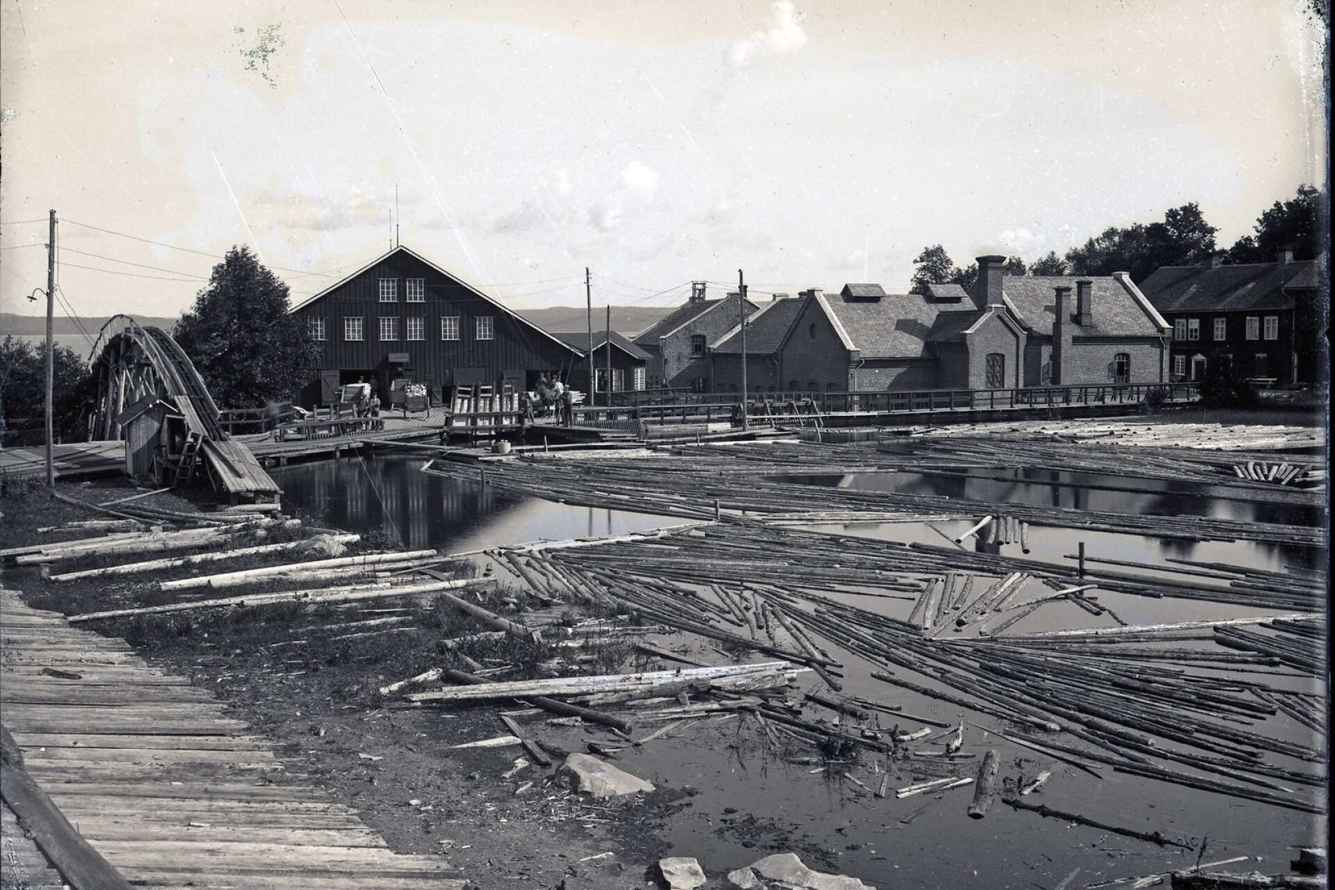 Sågdammen vid Hillringsbergs sågverk, foto insamlat av Glava Hembygdsgård.