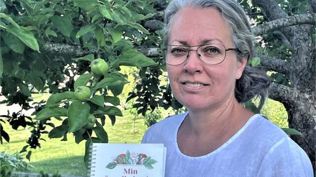 Ulrika Thalin, som kommer från Arvika, ger under veckan ut boken Min äppelkalender.