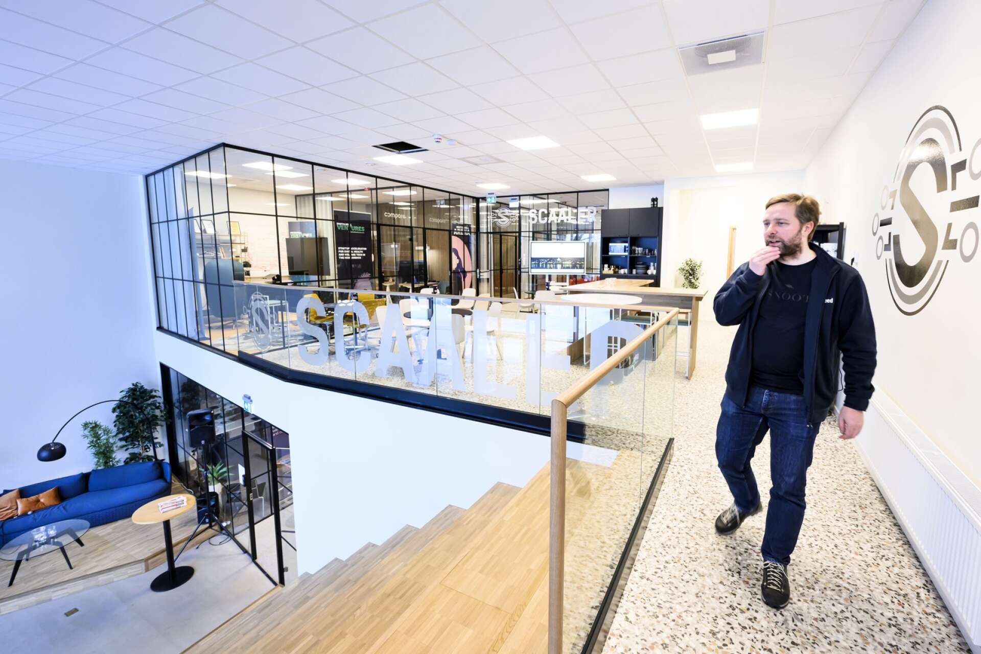 Robert Rhönnstad, en av grundarna av både TechSeed Wermland och innovationscentret Scaaler där företaget har kontorsplatser, är nöjd med utformningen av Scaalers nya  lokaler. 