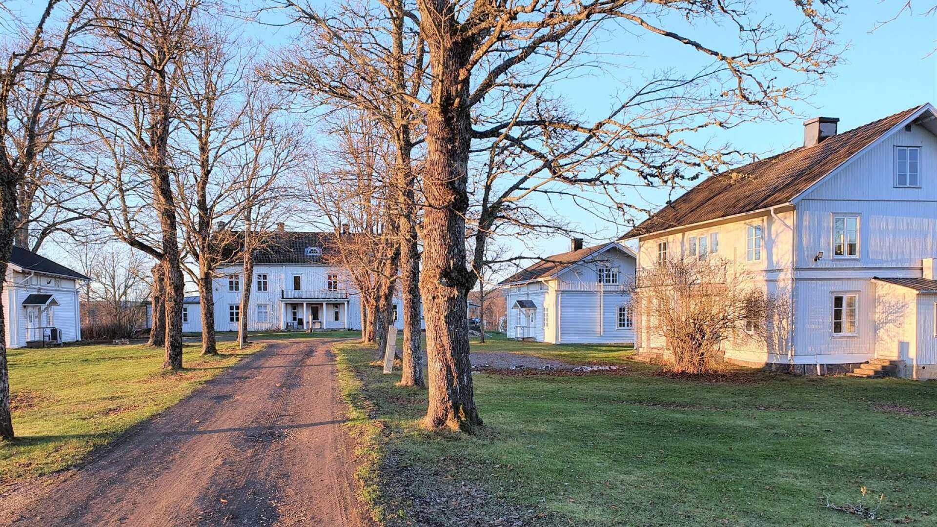 Noresunds herrgård med tillhörande annex.
