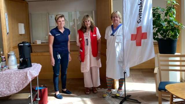 Britt-Louise Frykman, sjukhuschef, Anette Axelsson Juul, Röda korset och Anne Brodin, chef vårdadministratörerna.