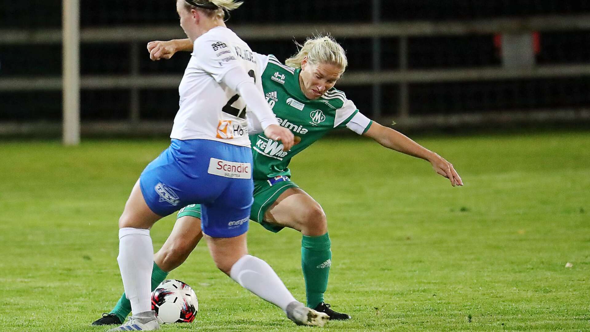 Frida Broström gjorde matchens enda mål - direkt på hörna.