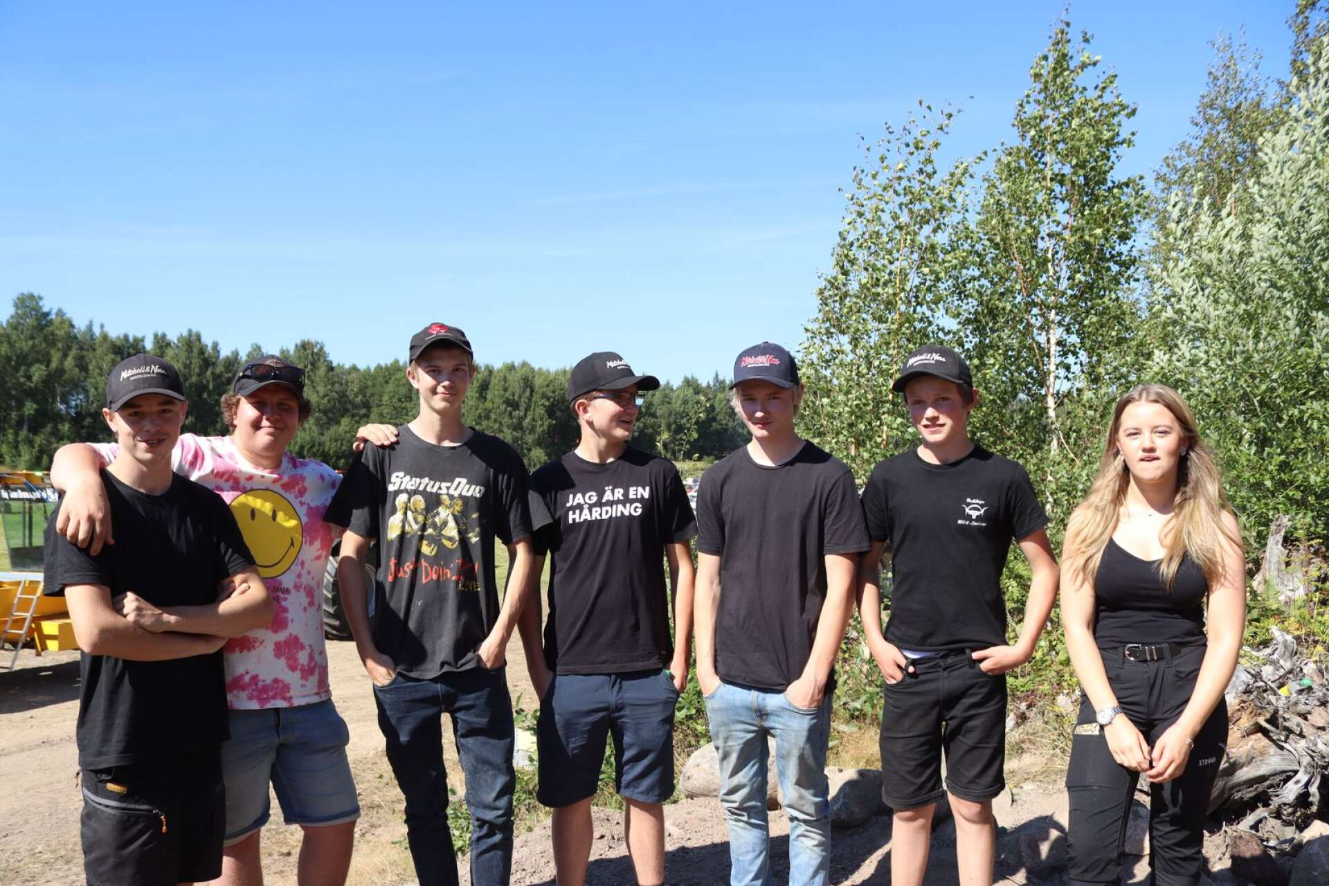 David Engström, Jonatan Rådberg, Rasmus Oltake, Johan Nordström, Ville Gustavsson, Sebastian Ohlzon och Lovisa Svensson har sett fram emot traktorpullingen.