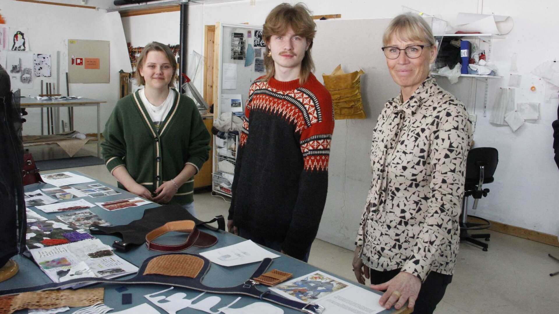 Tilde Jacobson och Holger Larsson från Polhemsgymnasiet i Göteborg, som bland annat träffade Pia Thorup Steen lärare på programmet Kläder och accessoarer, blev inspirerade att studera på Stenebyskolan.