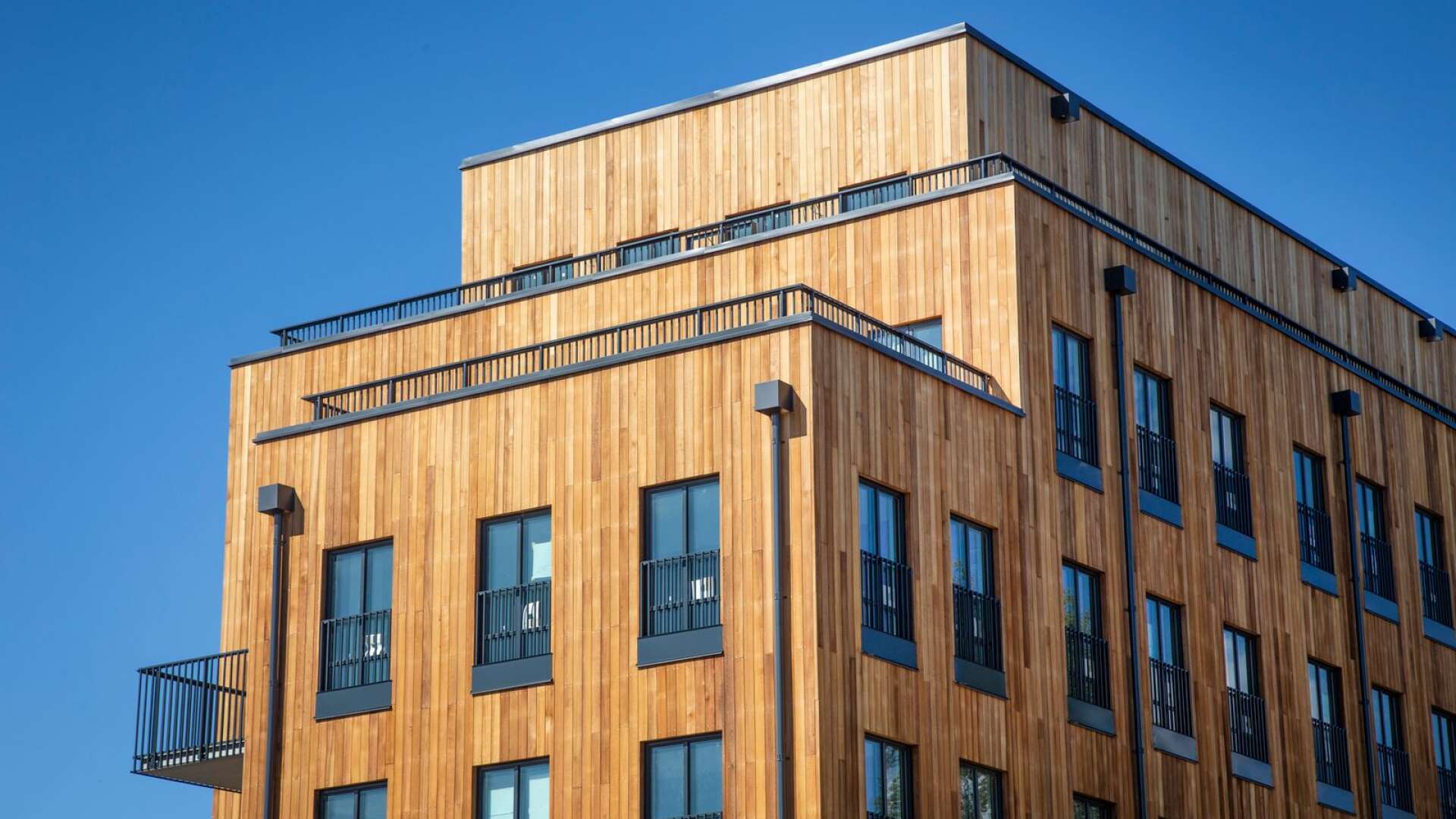 Vi uppmanar Region Värmland att förorda trä som byggmaterial i projektet och göra Centralsjukhuset till ett flaggskepp för värmländskt träbyggande, skriver Anders Bengtsson med flera.