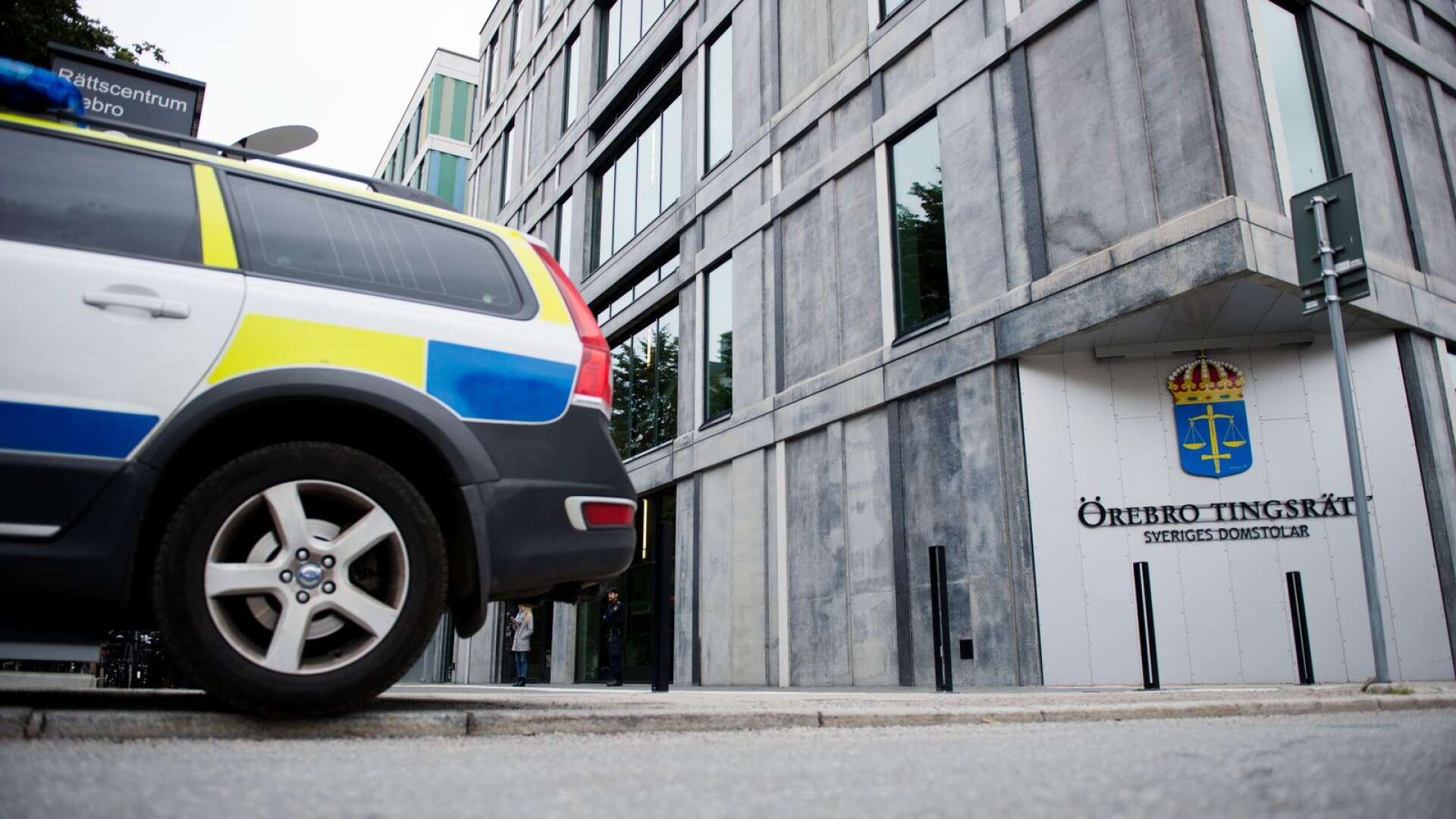 Fyra personer greps i samband med att den femårige pojken hittades i Värmland i onsdags. Två av dem är nu häktade vid Örebro tingsrätt.