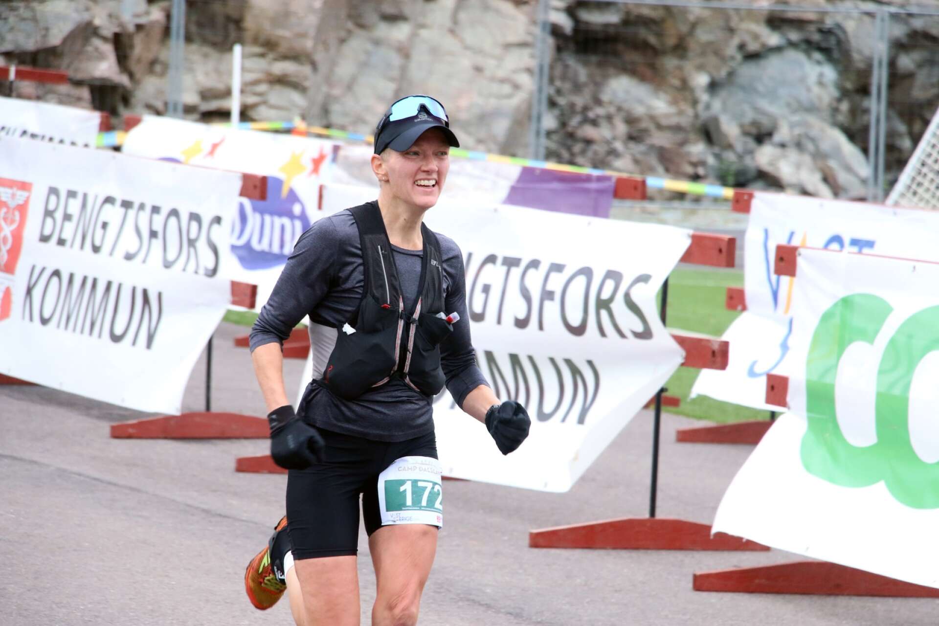 Johanna Bengtsson, Team Kroppslabbet, knyter näven efter att hon vunnit damernas 13 kilometersklass.