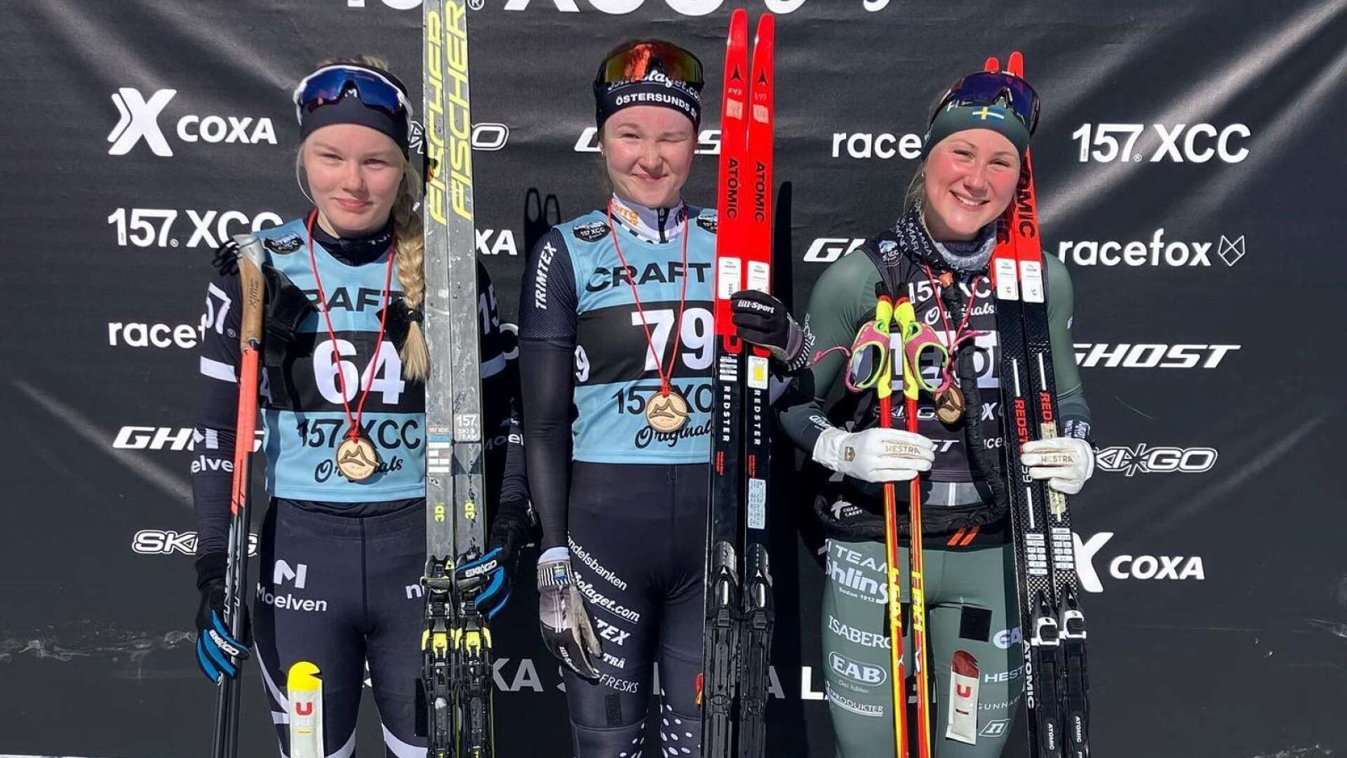 Från vänster Anja Stolpe, Lager 157 Ski Team, Wilma Jönsson, Östersunds SK, och Hilda Löf, XC Sthlm Ski Club. 