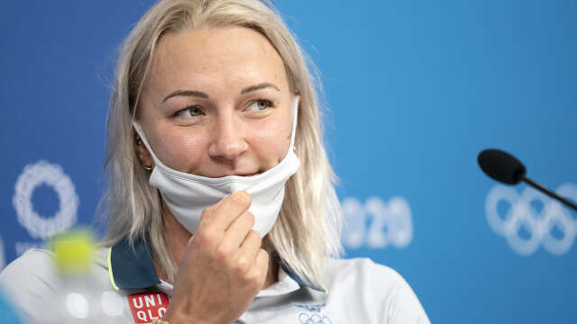 Sarah Sjöström gick som som väntat vidare från försöken på 100 meter fjäril, med tredje bästa tid.