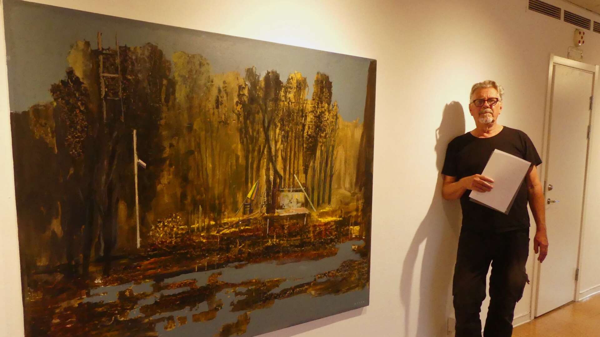 Stefan Ceder ställer ut i Åmåls konsthall. ”Elegi över förlorad sommar” heter målningen på bilden.