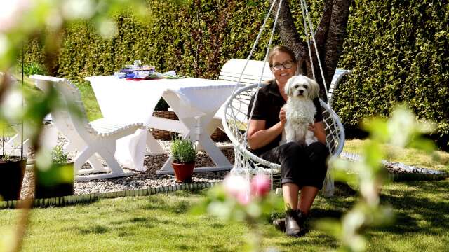 Lidköpingsbon Cecilia Sunnemark från Cecilias trädgårdar ger sina bästa tips till en trivsammare trädgård.