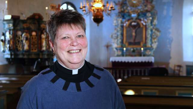 Kyrkoherde Lena Skoting talar när Helgmålsringningen i Sveriges Television sänds från Botilsäters kyrka nästa helg.
