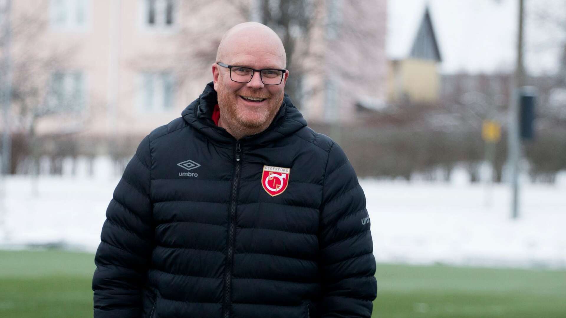 Patrik Werner var på strålande humör när Degerfors IF inledde säsongen 2022 under måndagen. 