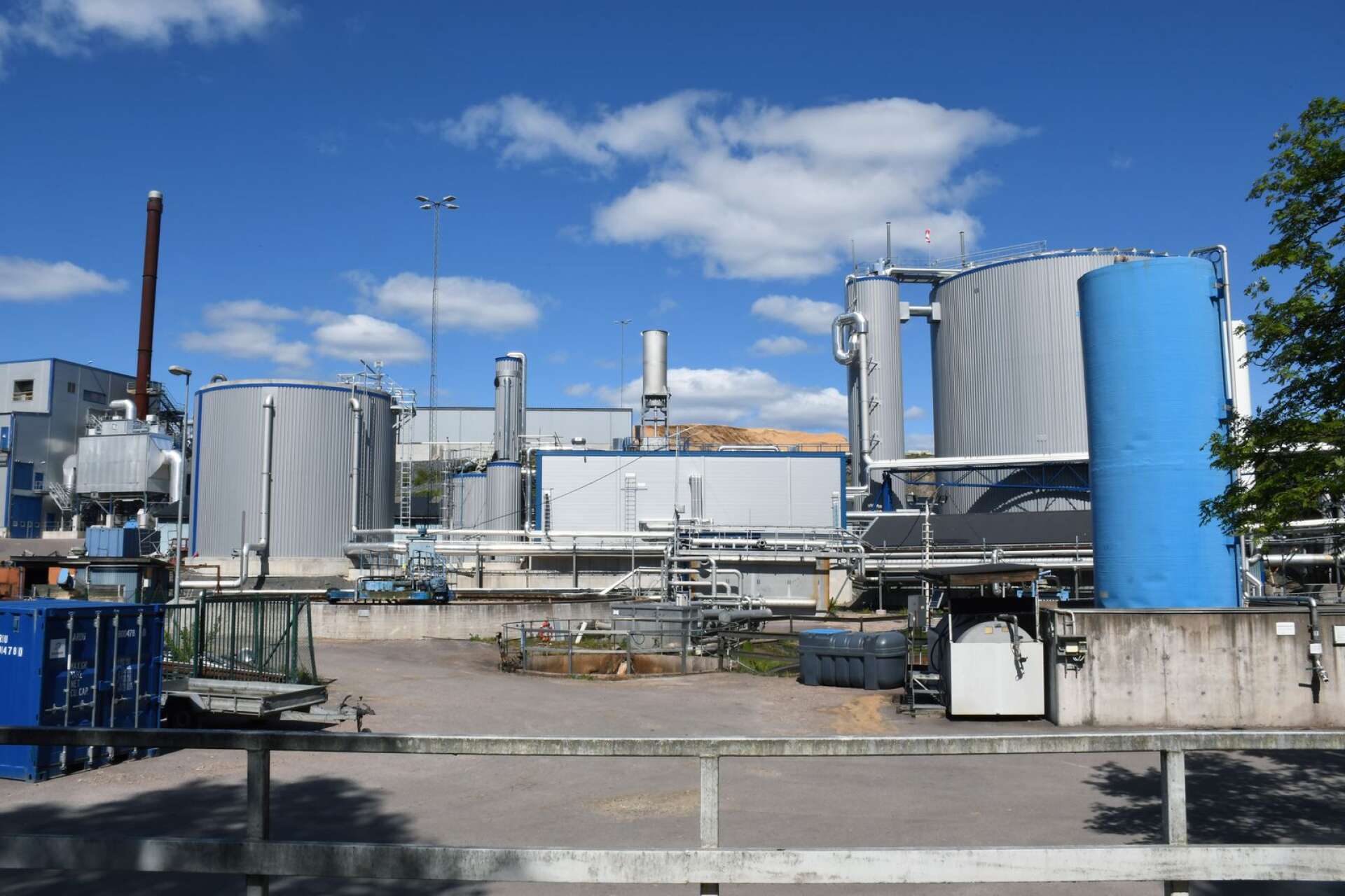 Det anaeroba reningssteget där bakterier omvandlar orenheter till biogas, installerades 2018. Från och med denna vecka används biogasen till att torka pappersmassa. 