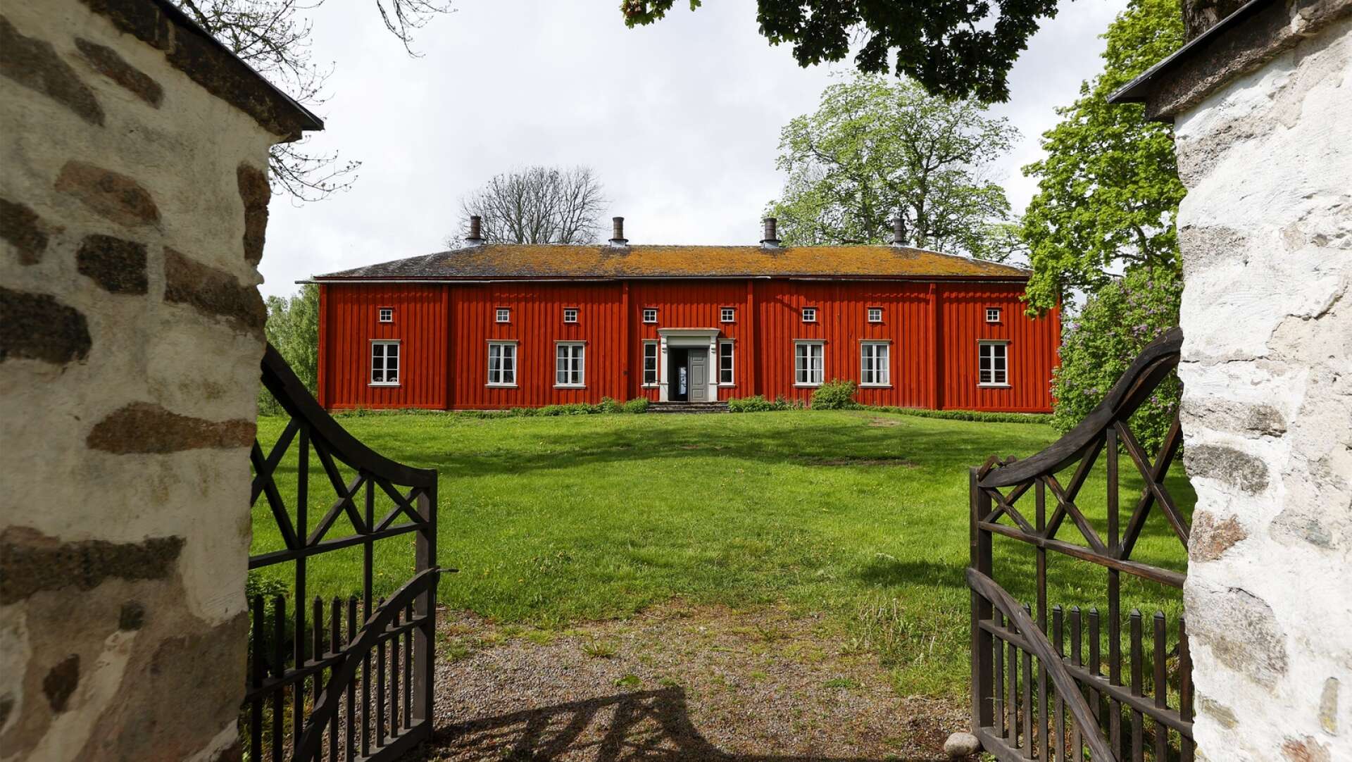 Värmlands museum har sökt och fått en miljon kronor ur Lars Lawiskis fond som öronmärks för von Echstedtska gården utanför Säffle 