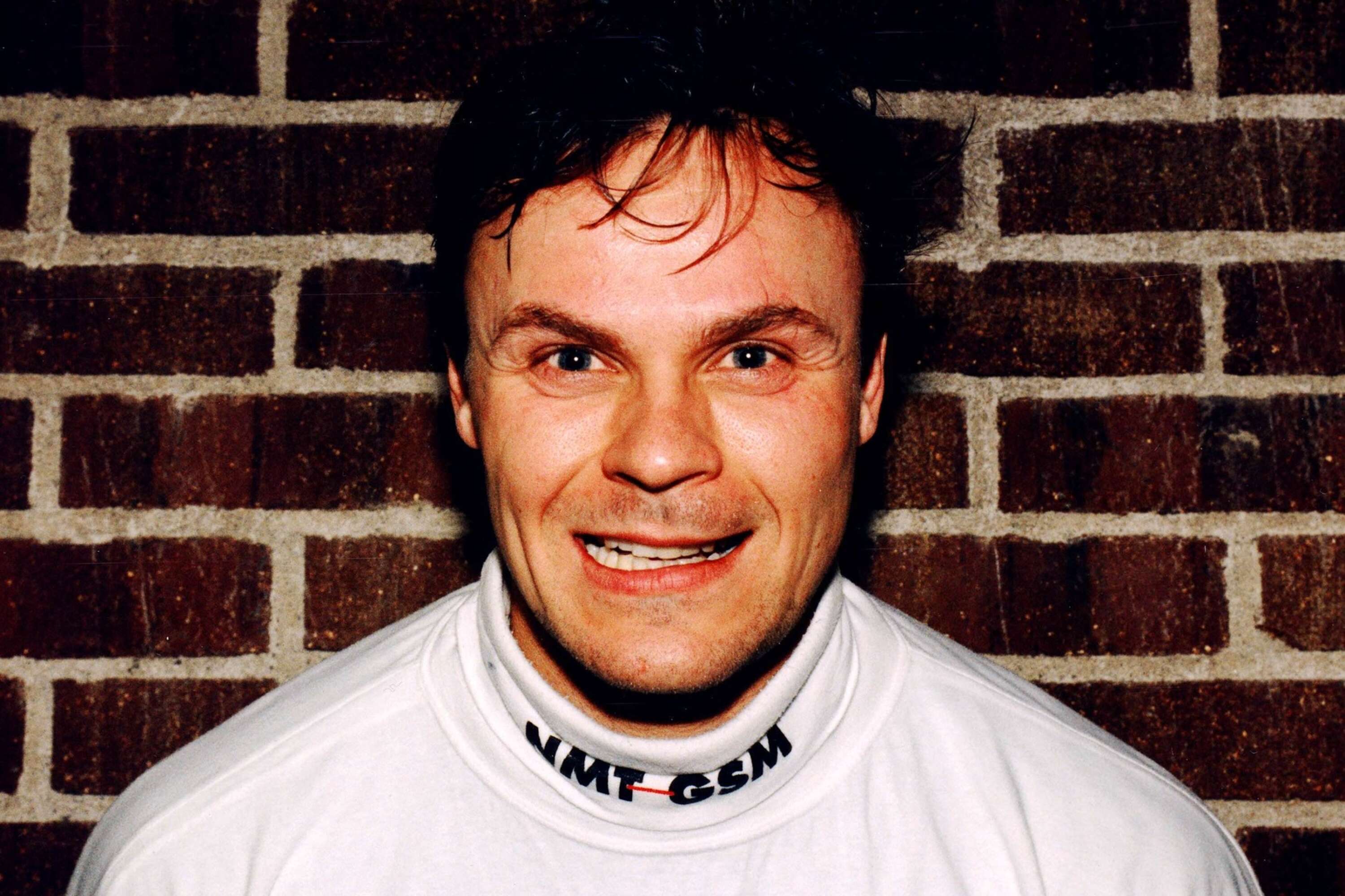 Porträttbild på bandymålvakten från 1995, samma år som han även blev utsedd till årets man.