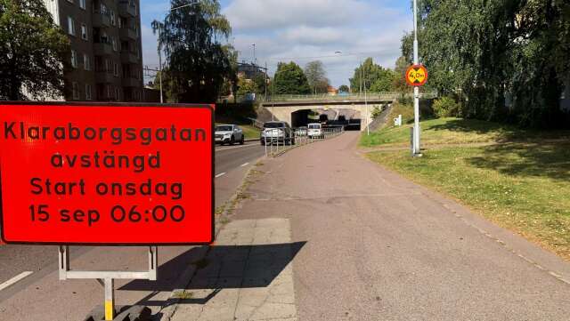 Den 15 september stänger Karlstads kommun av trafiken på Klaraborgsgatan för att kunna installera kraftigare pumpar vid Klaraborgsviadukten. Arbetena kommer att pågå i drygt en månad.