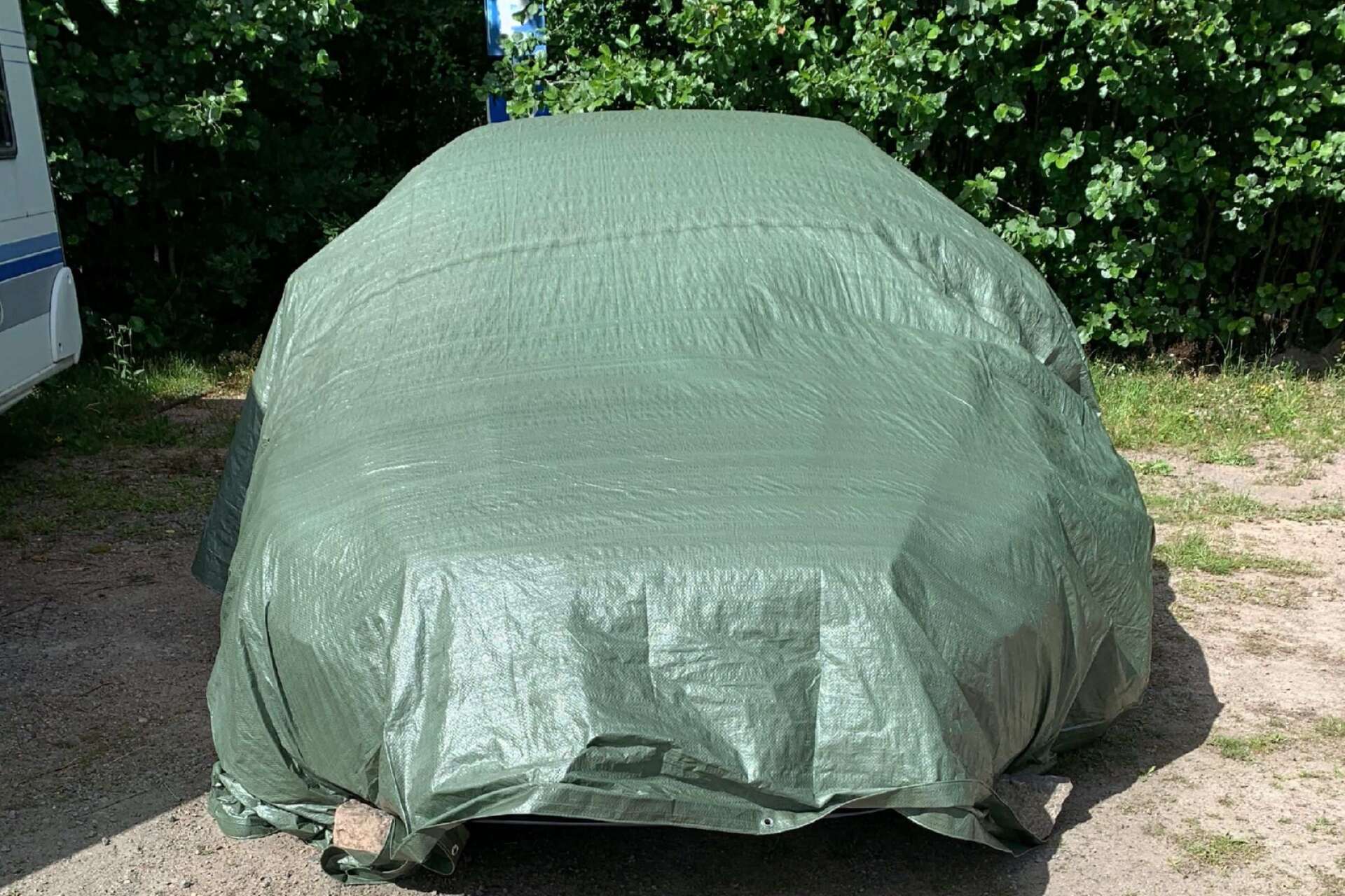 Den ovanliga V8-volvon hittades några dagar efter att den försvunnit vid Torsvikens camping. Den stod dold under en presenning vilket gjorde att campinggästerna blev misstänksamma och larmade polis.