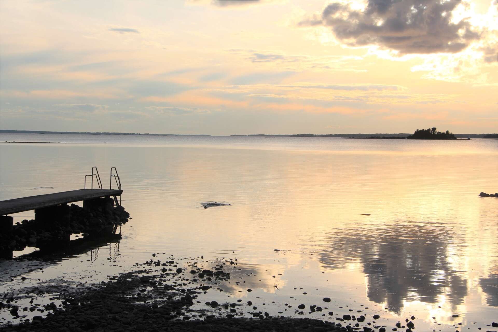 Vattennivån i Vänern, men också i många andra sjöar är ett återkommande debattämne. Bo Landin förutspår fortsatta konflikter, både när reglerade vattendrag återställs och när klimatförändringarna ger översvämningar.