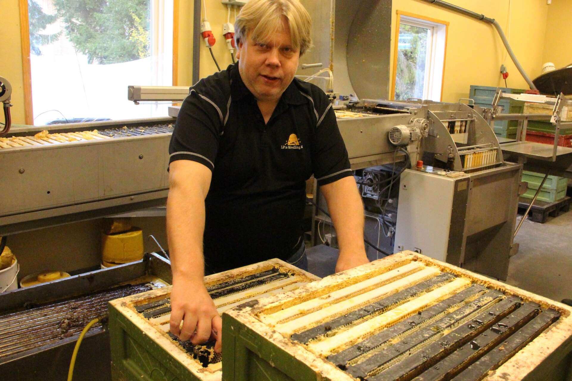 Efterfrågan på svensk honung är just nu mycket liten, men Lars Pettersson, LP’s biodling, har is i magen och inväntar bättre tider. Arkivbild.