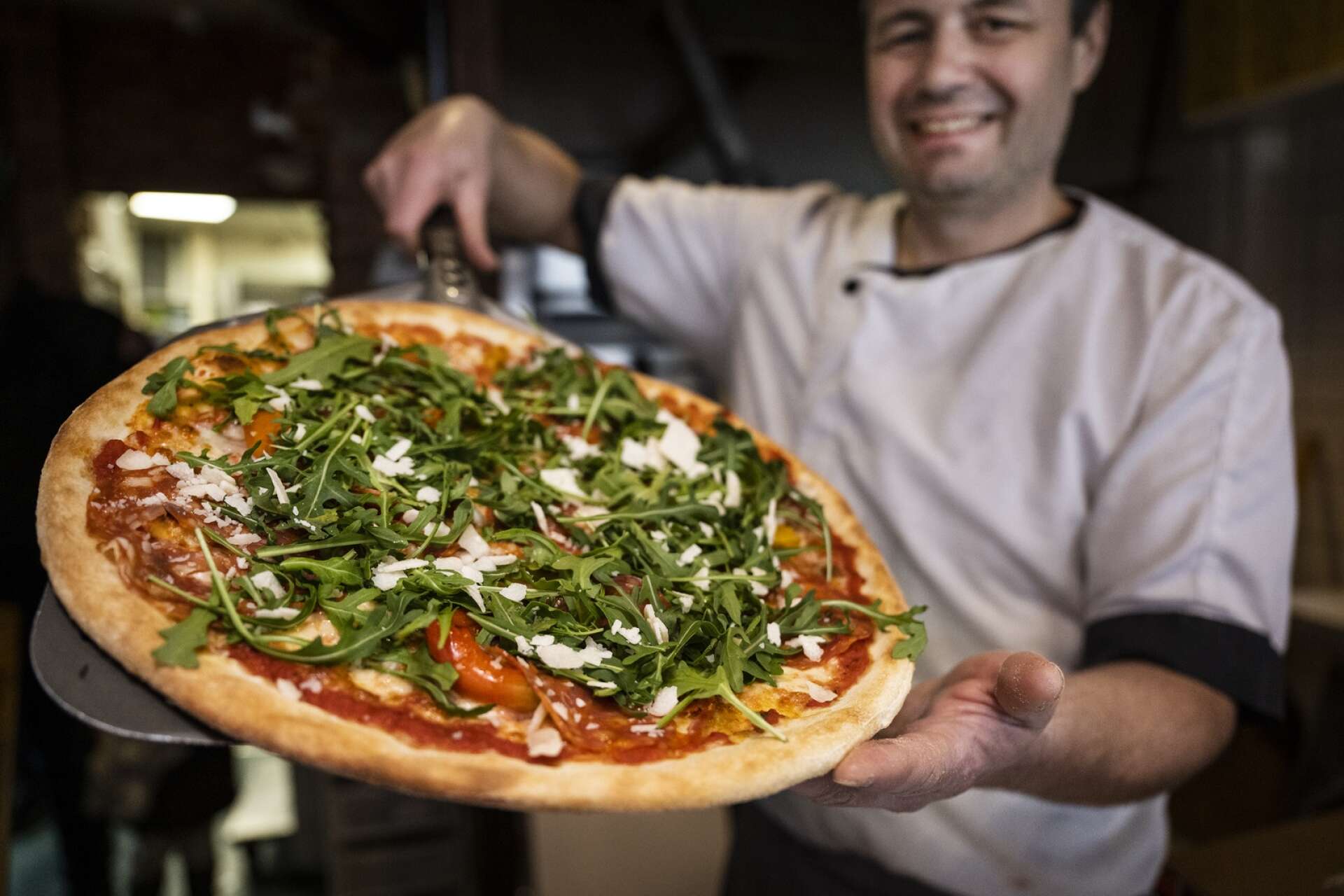 Alkan Güler konstaterar att antalet pizzor på menyn fyrdubblats sedan starten, bland annat med Salame som bland annat innehåller italiensk salami och ruccolasallad.