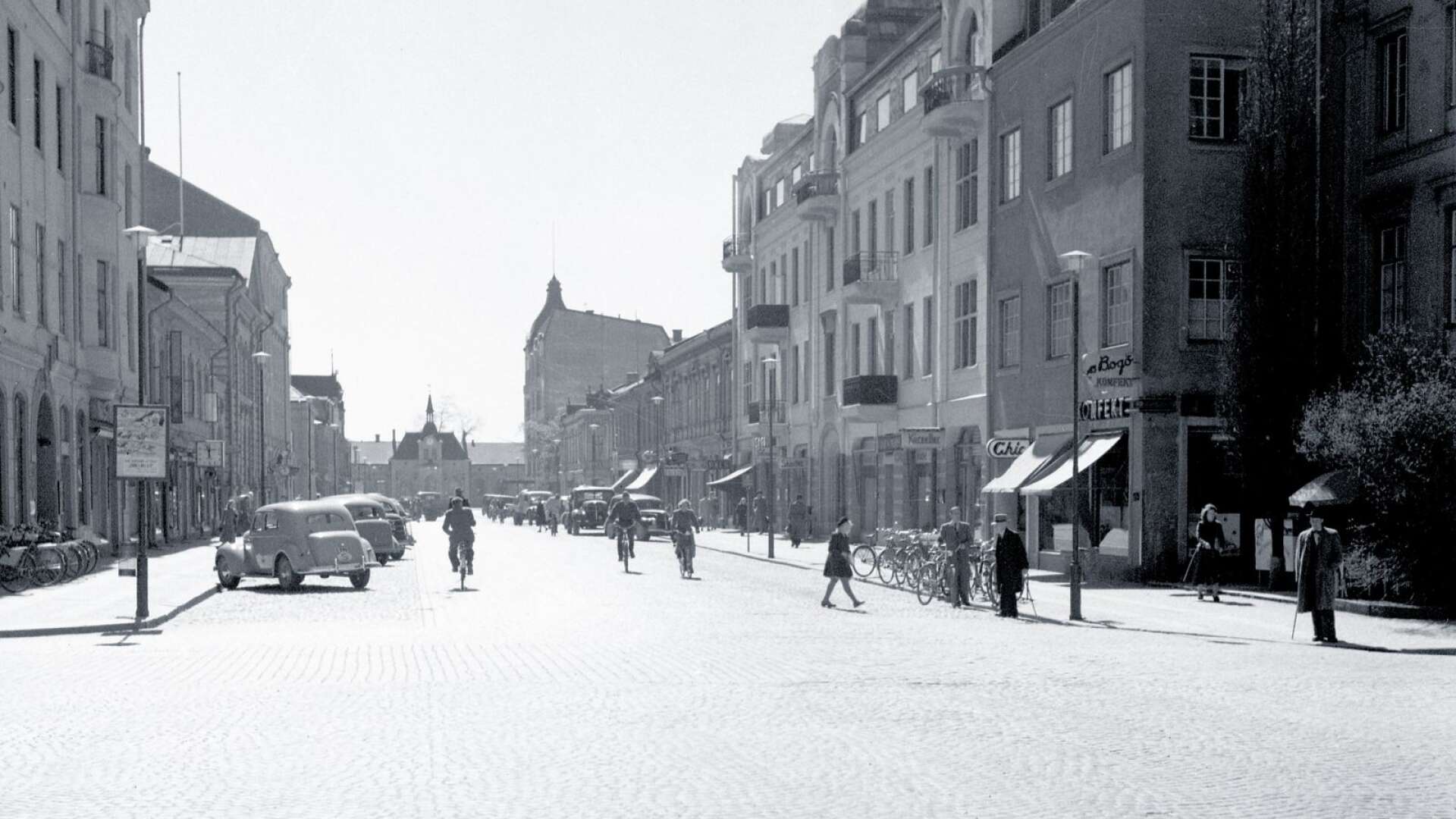 Vy från Järnvägsgatan runt 1950.