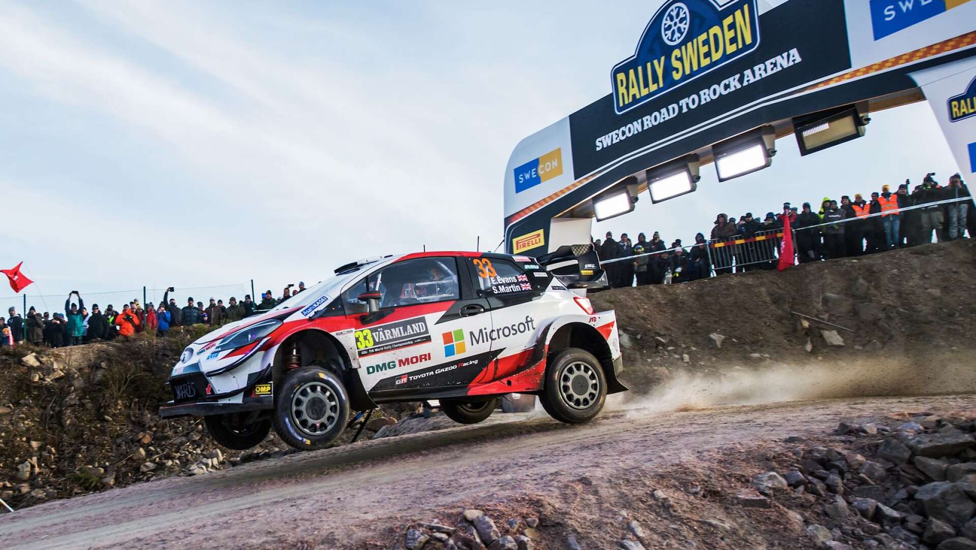 Elfyn Evans leder Svenska rallyt efter fredagen - vinner han blir han första brittiska segrare någonsin i tävlingen.