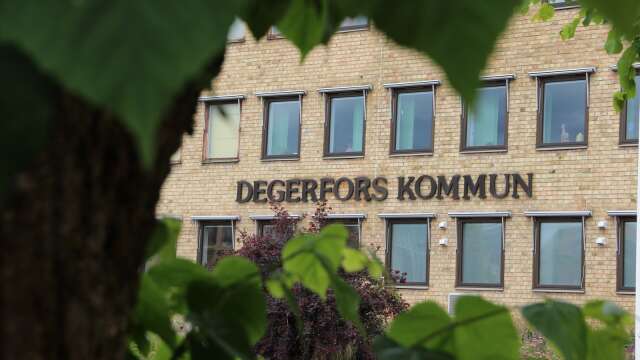 Magnus Edström, som under fjolåret tillträdde posten som HR-chef i Degerfors kommun, har nu meddelat sin egen uppsägelse.