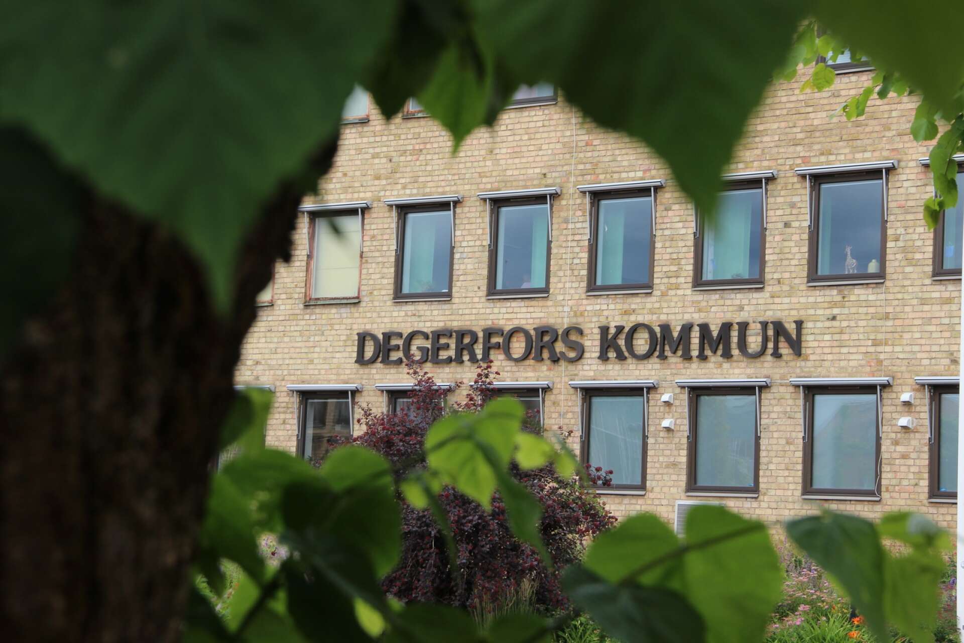 Degerfors kommunhus ligger vid Medborgarplatsen. Arkivbild.