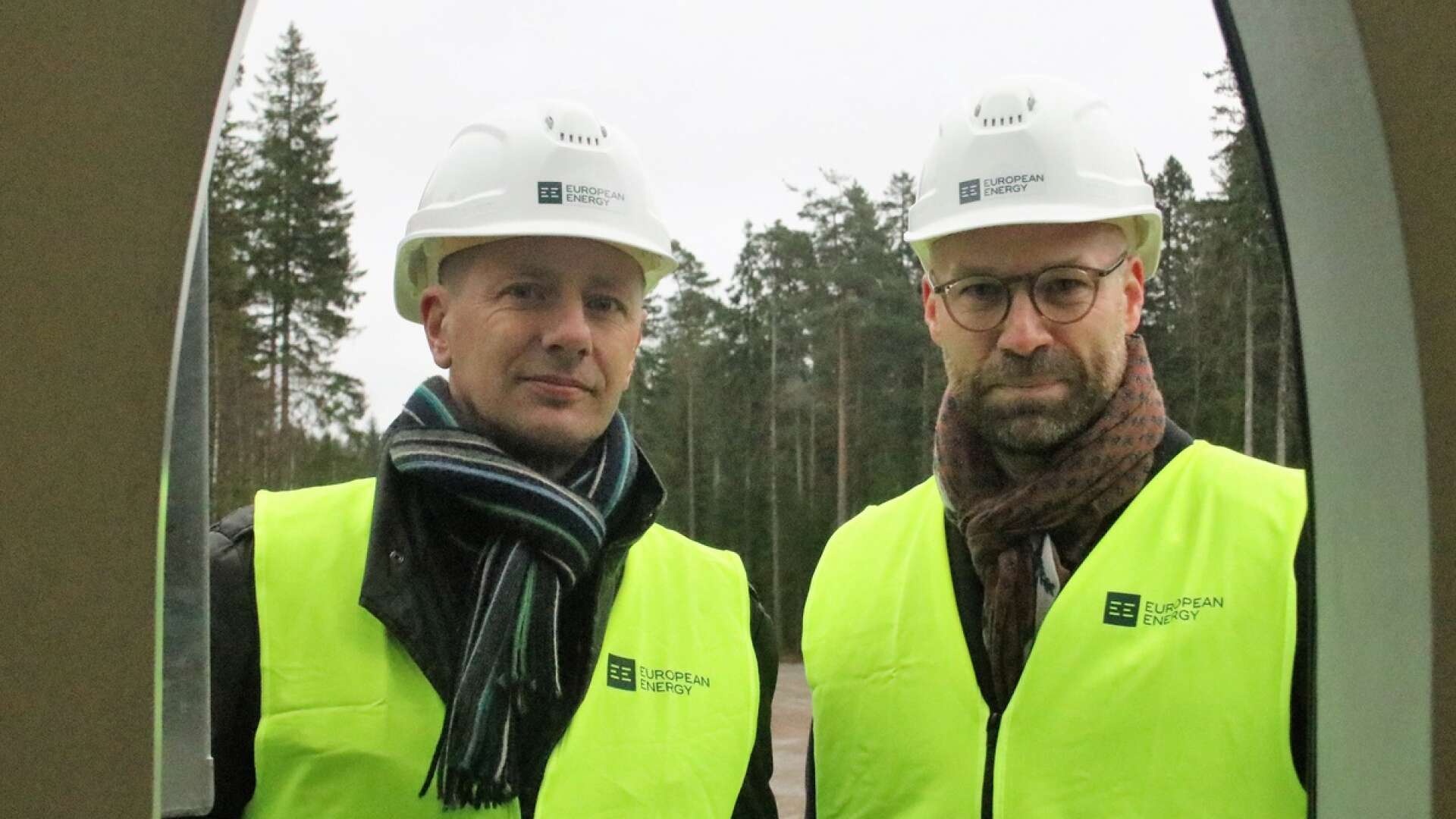 Peter Braun, European Energys projektchef i Sverige, Norge och Finland, och Ted Bergdahl, kommunikationschef på det danska företaget European Energy, hoppas att Ånimskog ska få en hybridpark där den nyinvigda vindkraftsparken kompletteras med en solpark.