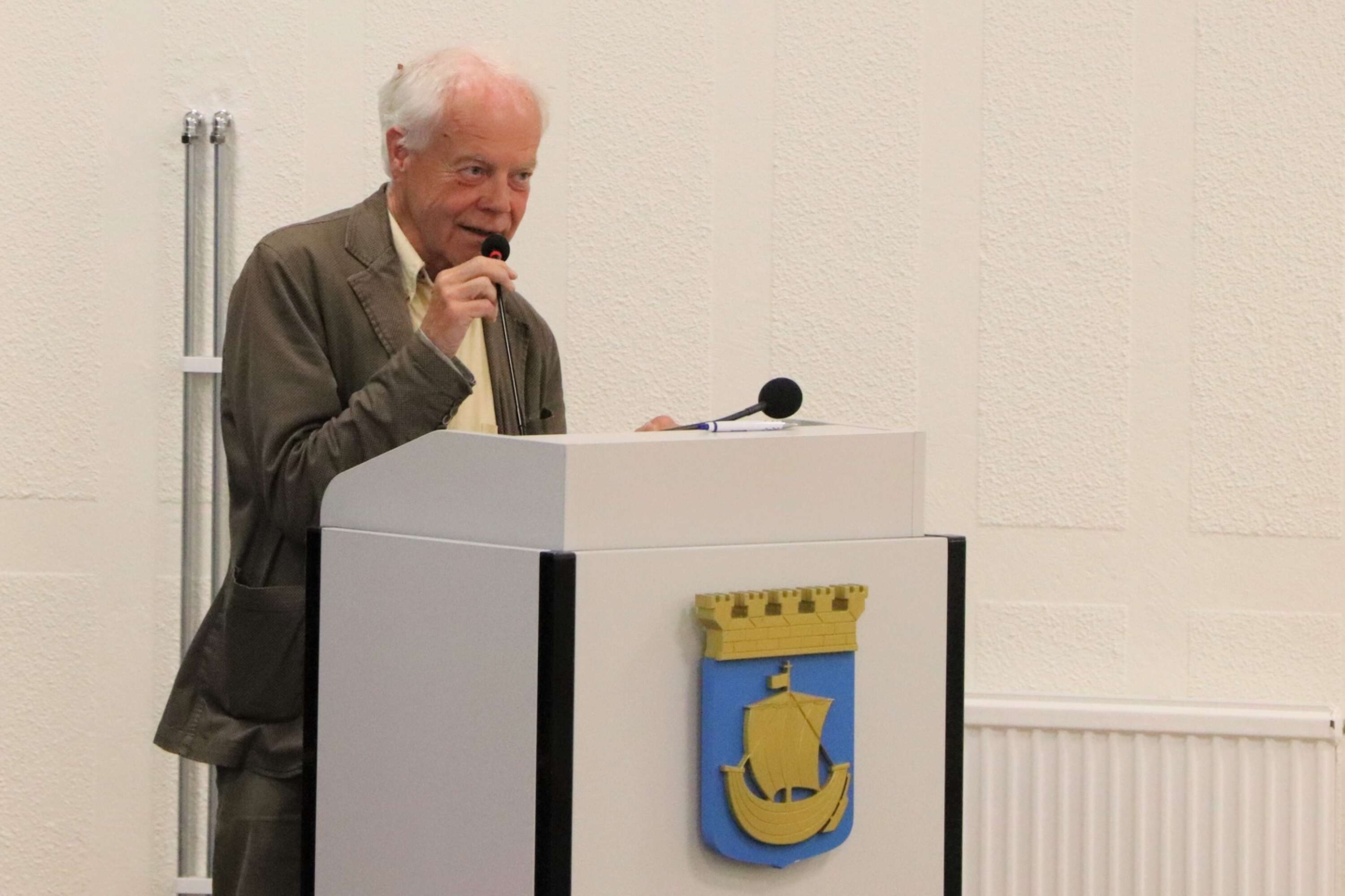 Sven Forsman (V) önskar att även pensionärer under 75 år kan ta del av fixartjänster. 