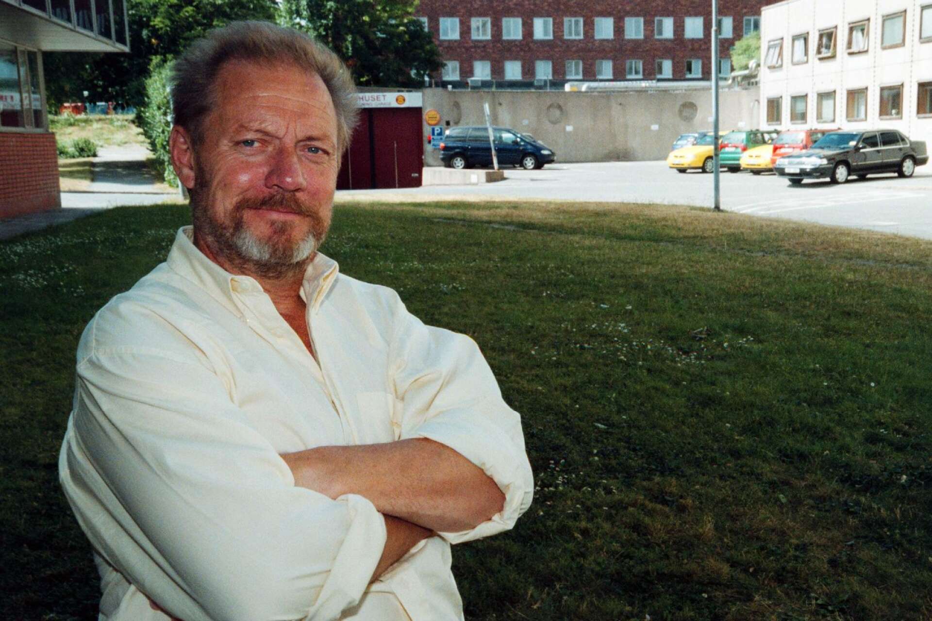 Lars-Erik Berenett som Roland Hassel.
