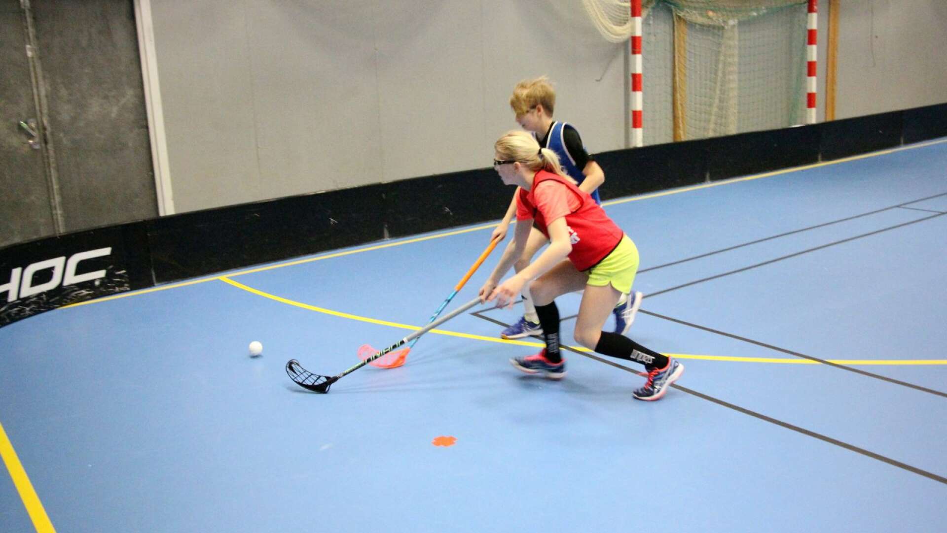 Att spela innebandy är en ny aktivitet på sportlovet i Bengtsfors.