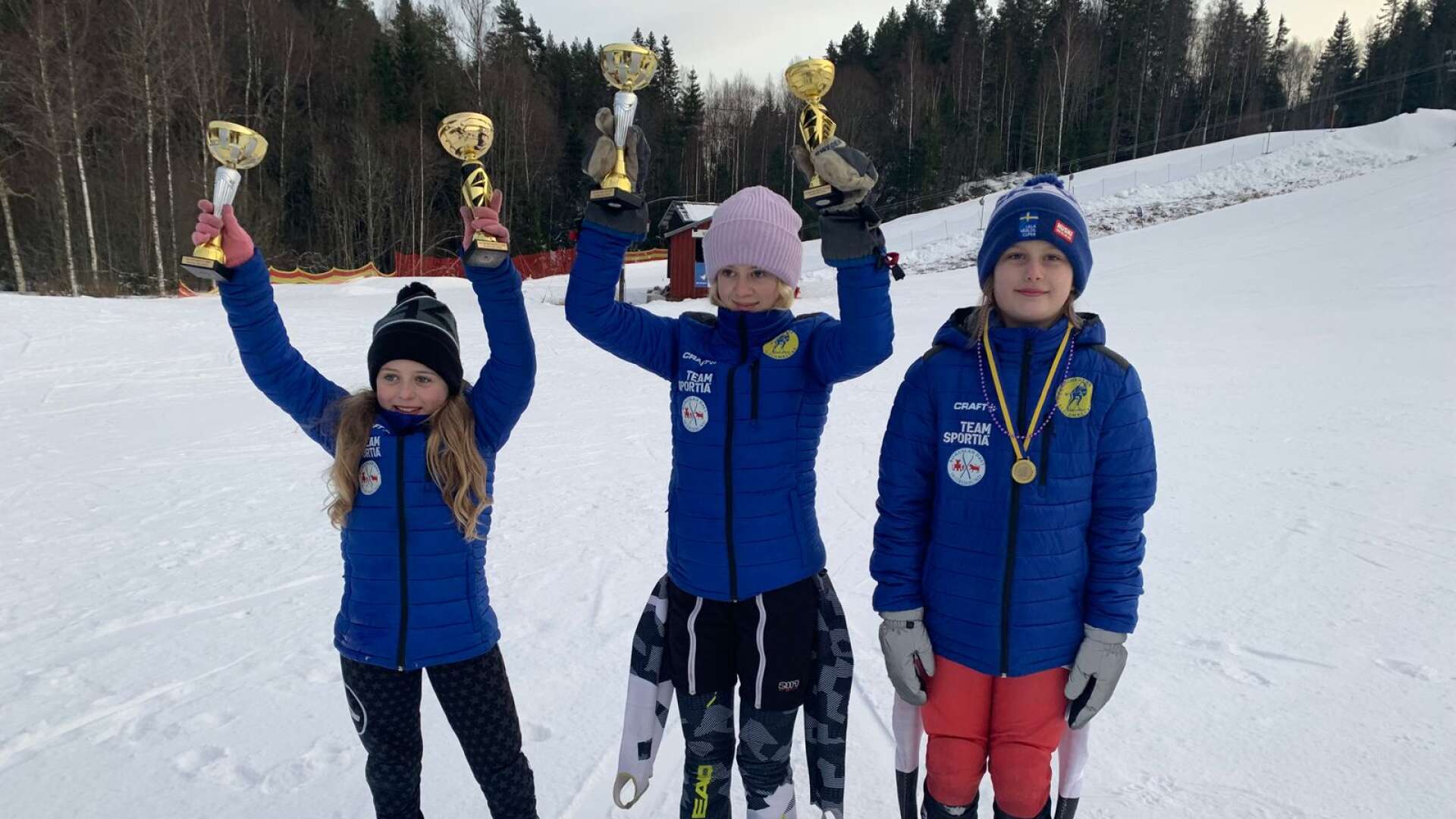 Tre andraplatser, en fjärdeplats och en elfteplats ordnade Victoria Klang, Linn Godtman och Stina Eriksson i Rackstadbacken i Arvika i helgen.
