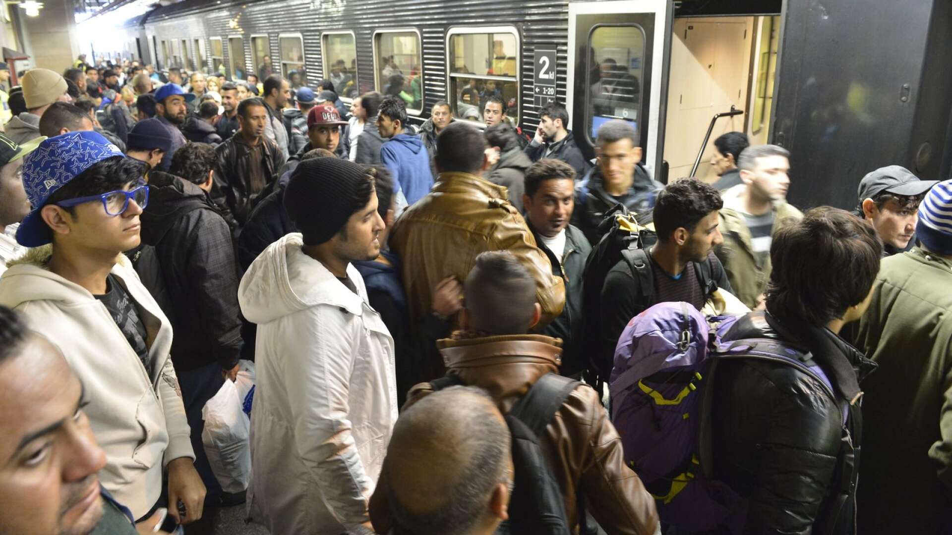 Många migranter har svåra upplevelser med sig i bagaget som behöver berabetas. (Bilden tagen 2015 då många flyktingar kom till Sverige)