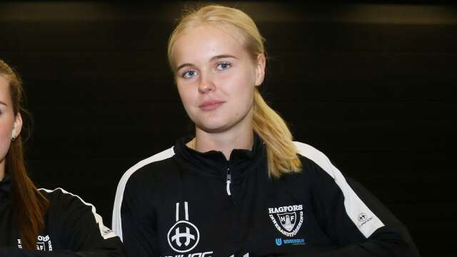 Sofie Andersson väljer att fortsätta karriären i Rönnby.