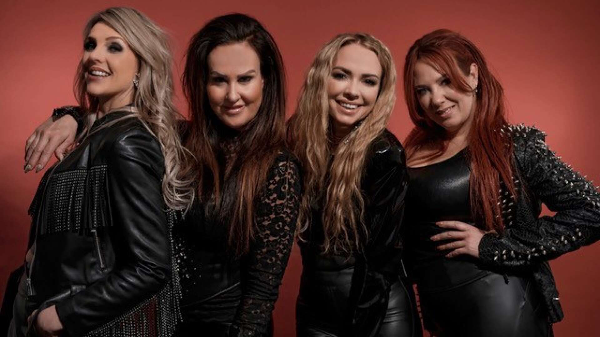 I showen ”Queens” möts Karin Funk, Nina Söderquist, Anna Sahlene och Anna-Mia Bonde för att hylla det brittiska rockbandet Queen.