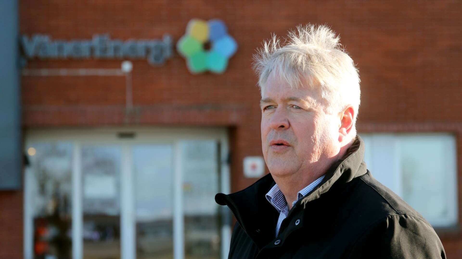 Vänerenergis vd Rolf Åkesson berättar att energibolaget använder sig av den bäst lämpade metoden.