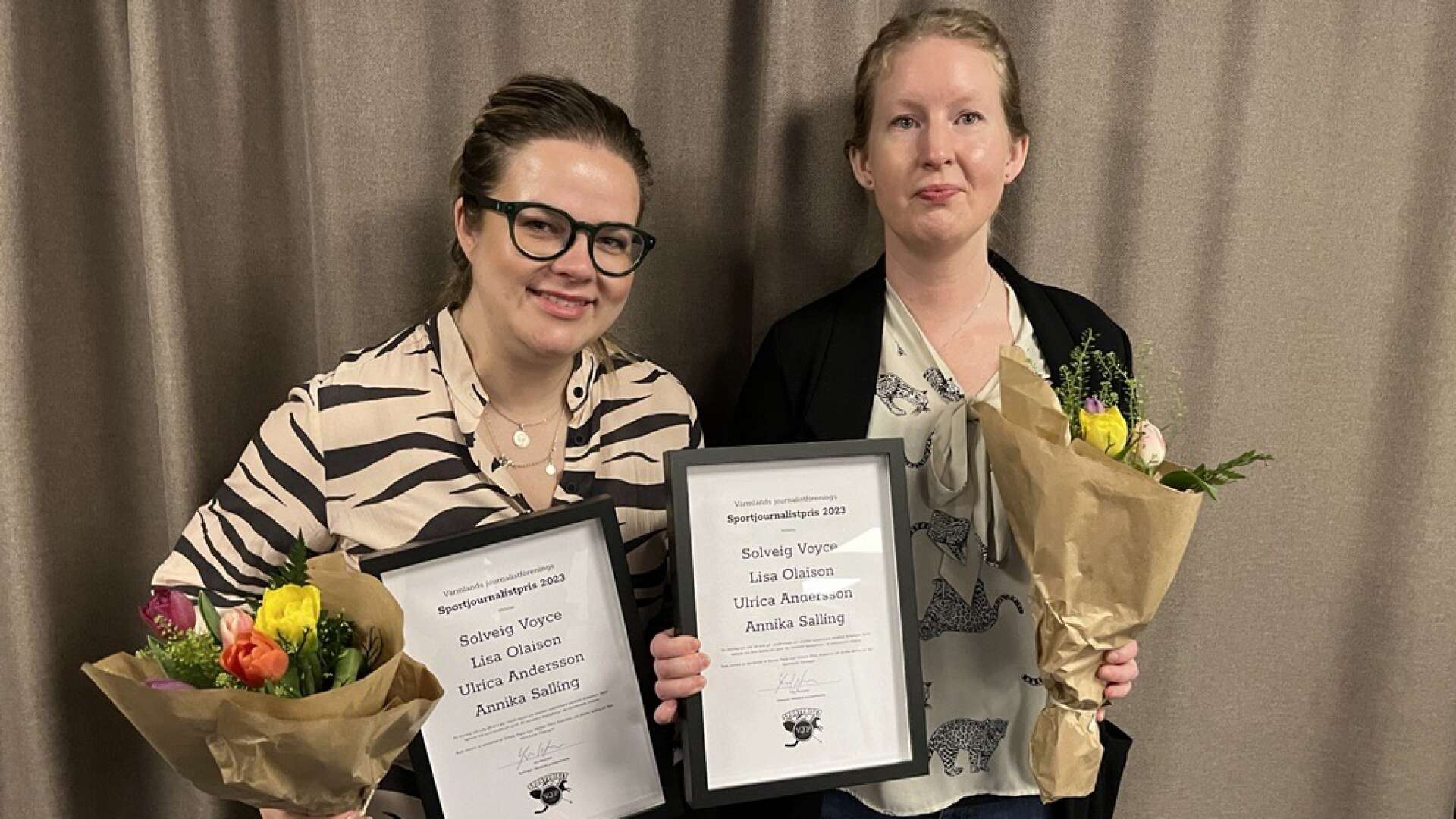 Solveig Voyce och Ulrica Andersson utgör två av fyra aktörer i det arbete som vann Värmlands Journalistförenings Sportjournalistpris 2023. Vinnarna som saknas på bild är Lisa Olaison och Annika Salling.