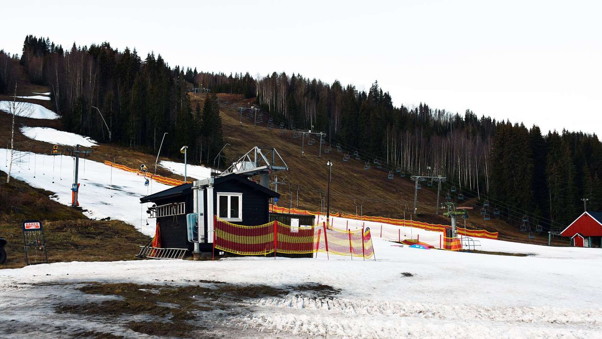 Det blir inga slalomtävlingar den 20 och 21 januari i Ski Sunne. Om vädret blir bättre räknar Pär-Håkan Jansson med att tävlingen kan arrangeras senare i vinter.