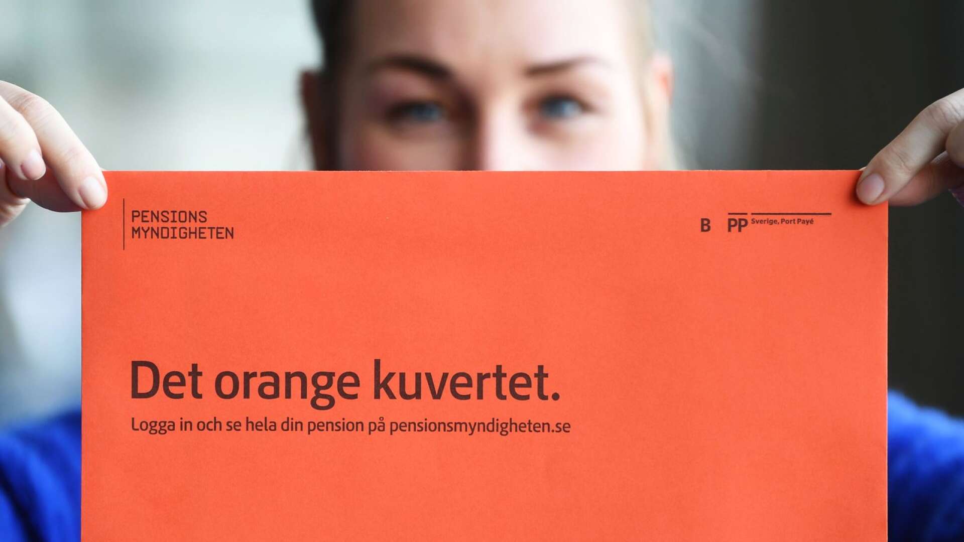 Snart kommer ett orange kuvert från pensionsmyndigheten med information om pension. 