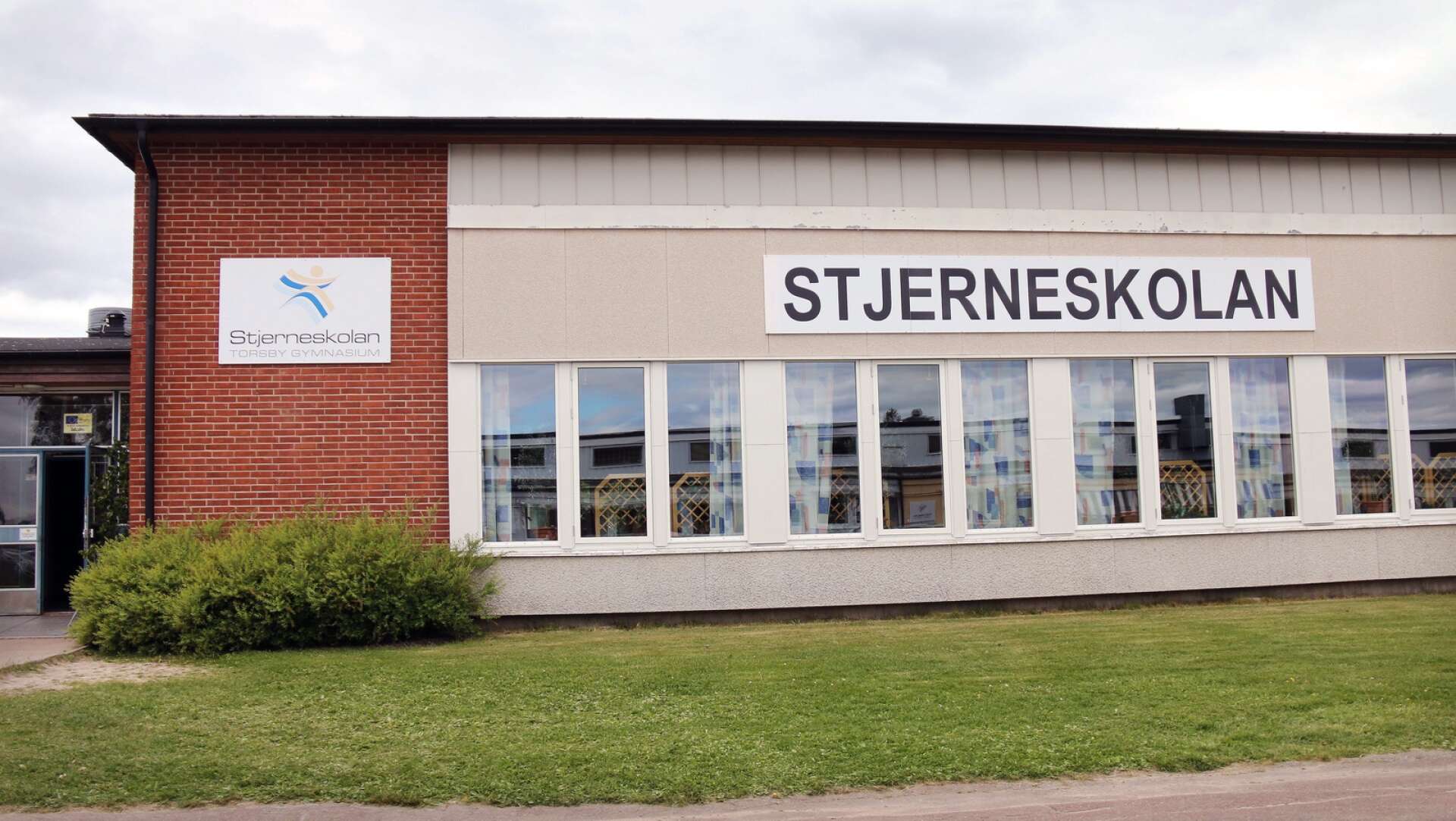 Samtliga 121 åttondeklassare i kommunen får, förutom att besöka minst tre företag och arbetsplatser, dessutom stifta bekantskap med Stjerneskolan och dess gymnasieprogram.
