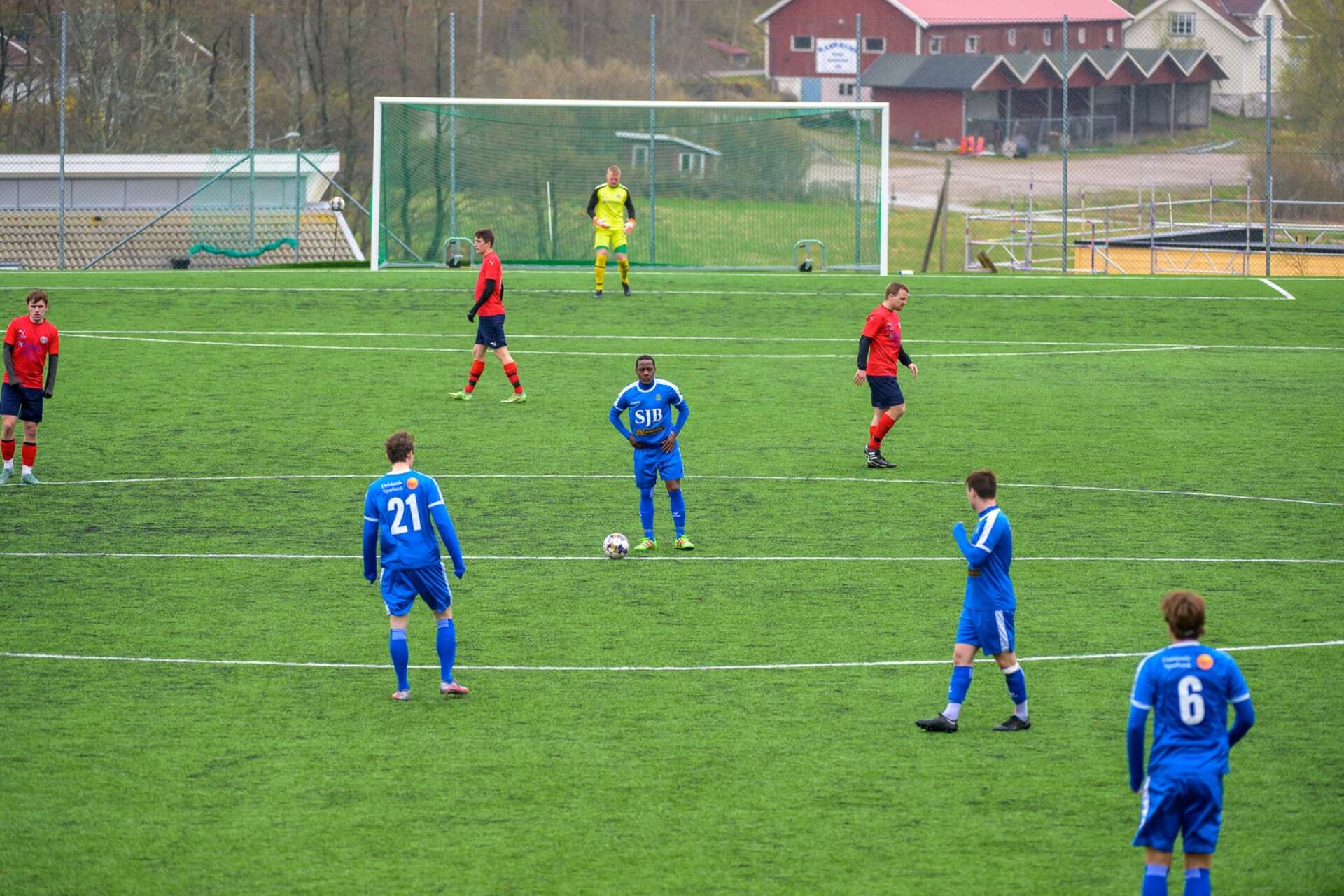 Eds FF åkte på en oväntad förlust borta mot bottenlaget IFK Strömstad.